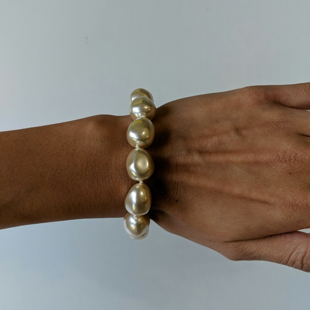 Pearl bracelet